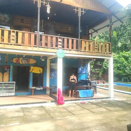 Апартаменты Air Manis Secret Surfcamp Taluk Batung Экстерьер фото