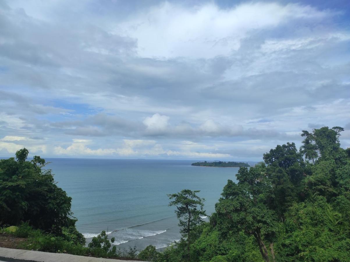 Апартаменты Air Manis Secret Surfcamp Taluk Batung Экстерьер фото