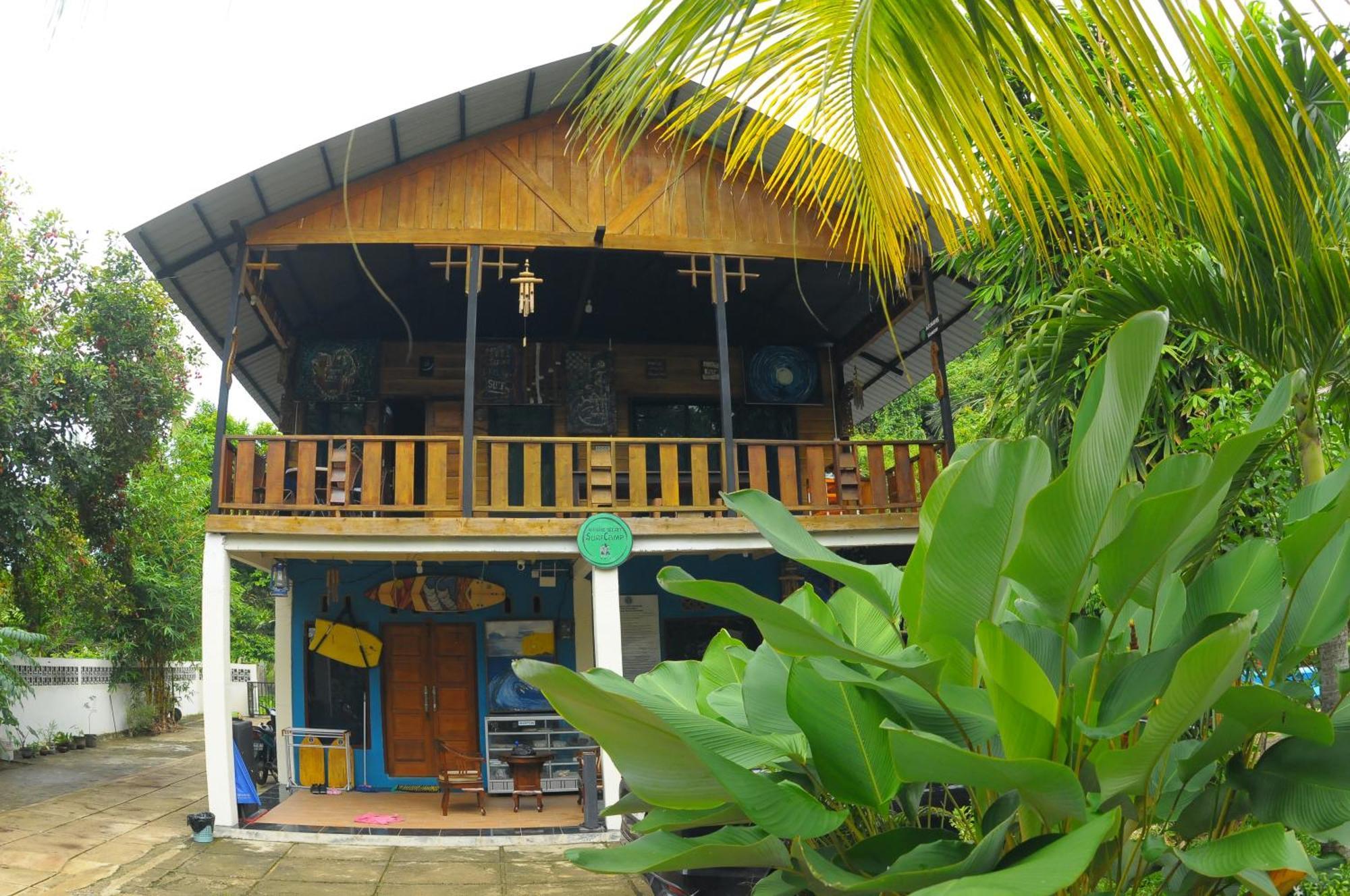 Апартаменты Air Manis Secret Surfcamp Taluk Batung Экстерьер фото