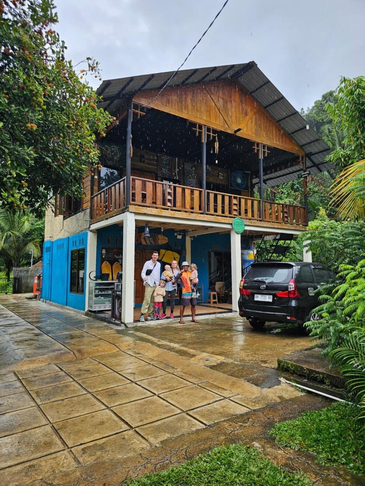 Апартаменты Air Manis Secret Surfcamp Taluk Batung Экстерьер фото
