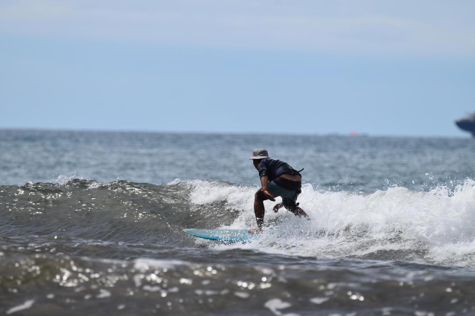 Апартаменты Air Manis Secret Surfcamp Taluk Batung Экстерьер фото